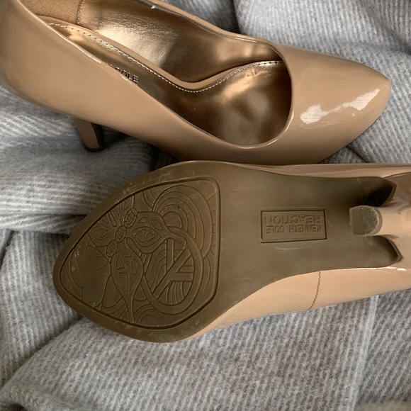 Kenneth Cole Reaction heels. - Picture 3 of 3